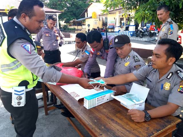 Tim Kesehatan Polres Flotim Giat Rikkes Bagi Anggota Yang Terlibat Ops Ketupat Turangga 2018 Sebelum Bertugas