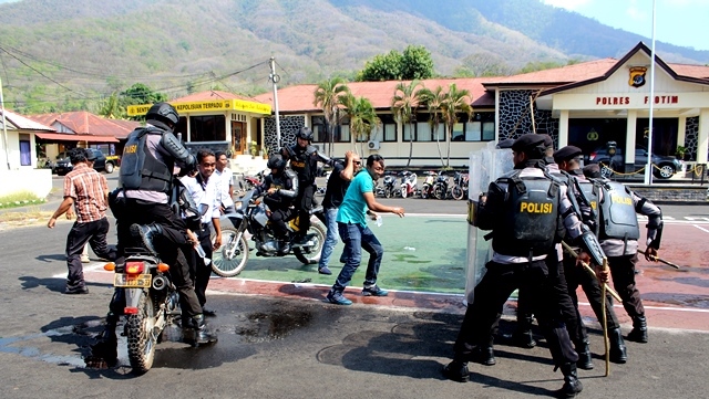 Simulasi Pengamanan Pengamanan Pemilihan Umum Presiden dan Wakil Presiden TA. 2018 Oleh Polres Flotim