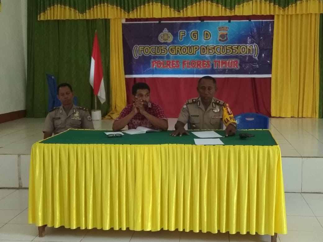 Kasat Binmas Polres Flotim Lakukan Mediasi Penyelesaian Sengketa Tanah di Desa Lewohala – Ile Mandiri