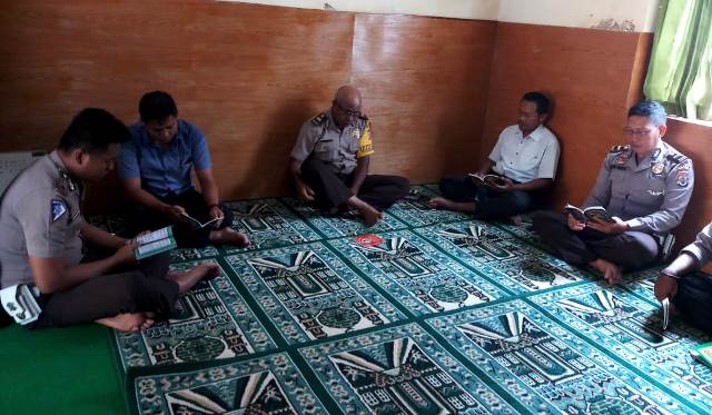 Tingkatkan Iman dan Taqwa Polres Flotim Laksanakan Binrohtal Bagi Anggotanya