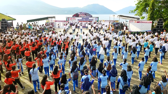 Sekitar 4500 Orang Ikuti Deklarasi Millennial Road Safety Festival Yang Diselenggarakan oleh Polres Flotim