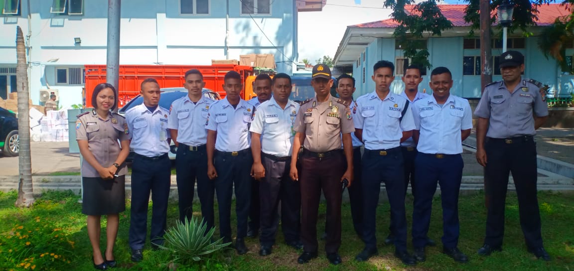 KBO Sat Binmas Polres Flotim Laksanakan Sambang dan Pemeriksaan Sikap Tampang Satpam