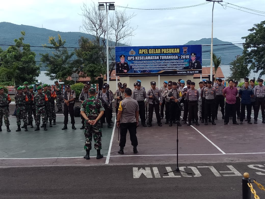 SINERGITAS TNI-POLRI, POLRES FLOTIM DAN KODIM 1624 FLOTIM LAKSANAKAN APEL PERGESERAN PERSONIL GUNA MEMBACK UP PENGAMANAN RAPAT PLENO TAHAP REKAPITULASI DI PPK KECAMATAN WITIHAMA TERKAIT AKSI PROTES