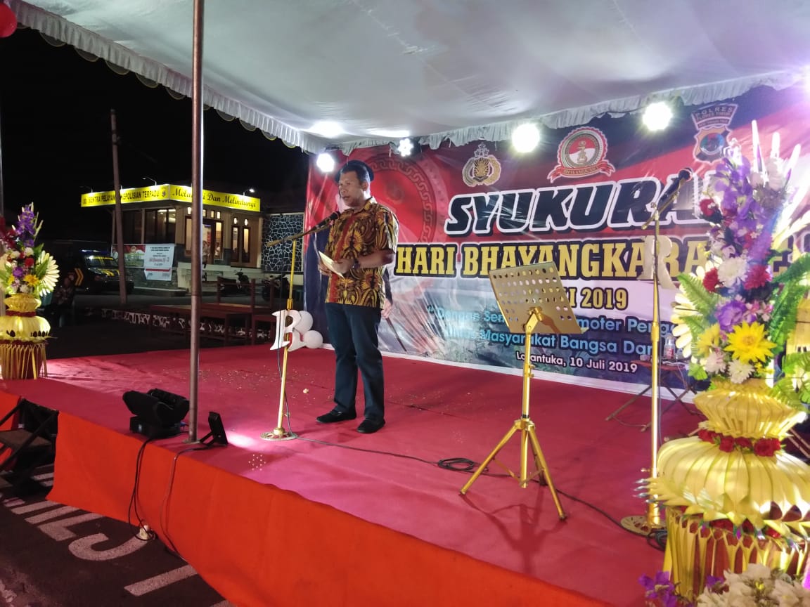 Polres Flotim  Gelar Syukuran Hari Bhayangkara Ke-73, Kapolres Flotim Bacakan Amanat Kapolri.