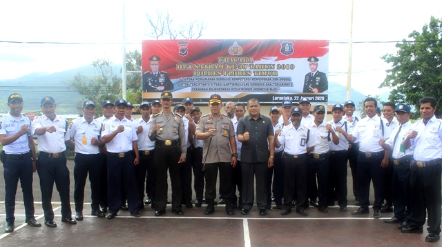 Peringati HUT Satpam Ke-39, Polres Flotim Laksanakan Upacara