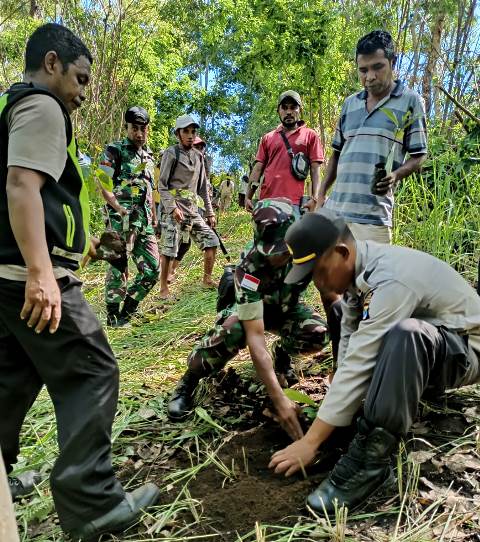 Gerakan Polri Peduli Penghijauan, Polsek Wulanggitang Tanam Berbagai Macam Pohon