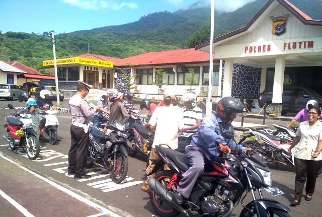 Rutin, Sat Lantas Polres Flotim Gandeng Dispenda Lakukan Operasi